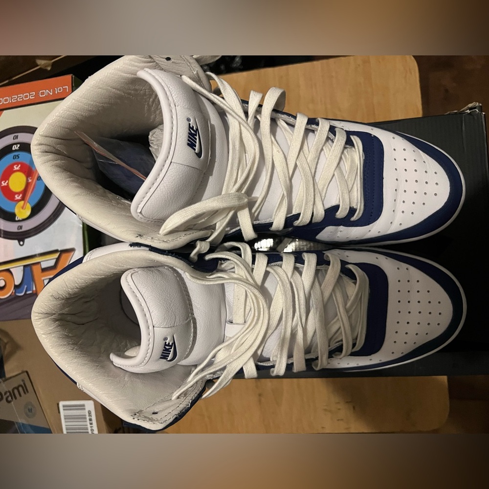 Nike Sneaker - image 2